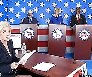 Presidential debate ends with everyone fuckin